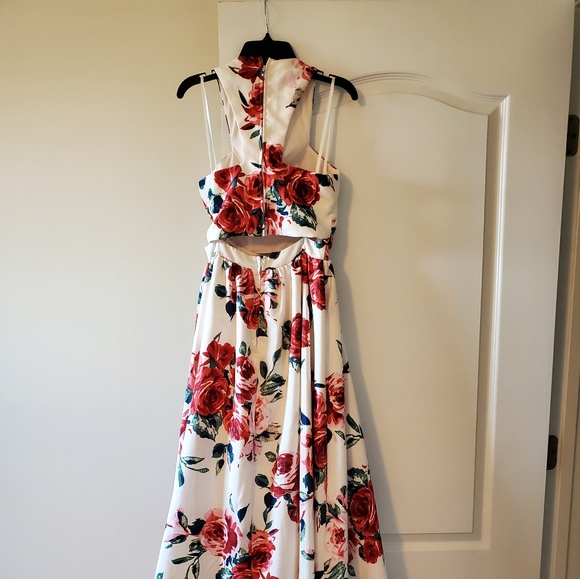 Formal 2pc gown - Picture 2 of 3